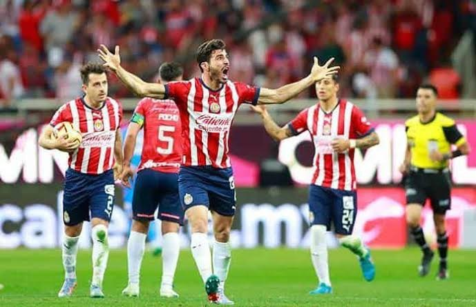 Tecatito Corona Arruina la Fiesta de Chivas y Da el Empate a Monterrey